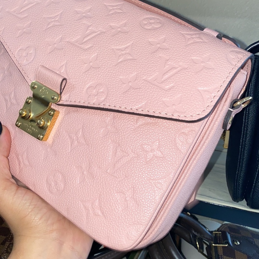 💖HOST PICK 🎉Louis Vuitton pochete Métis in pink - Picture 4 of 13